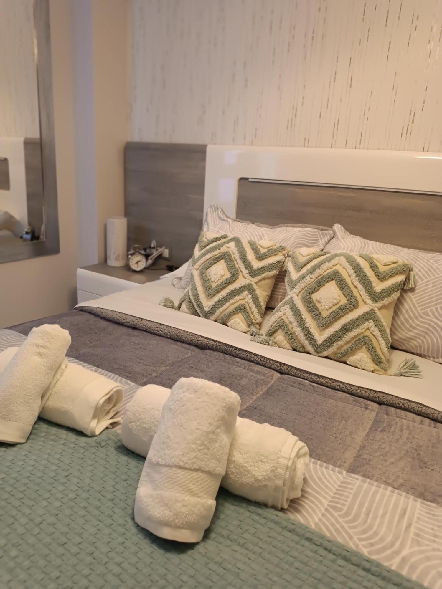 Apartmán ¡Al Lado De La Clinica Oftalmologica Vega! Oviedo Exteriér fotografie
